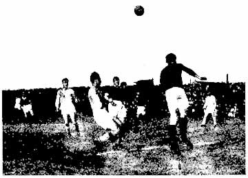 Eine Szene aus dem Fußballspiel Hakoah gegen W.A.C.